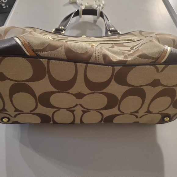 Coach Purse - Picture 5 of 7